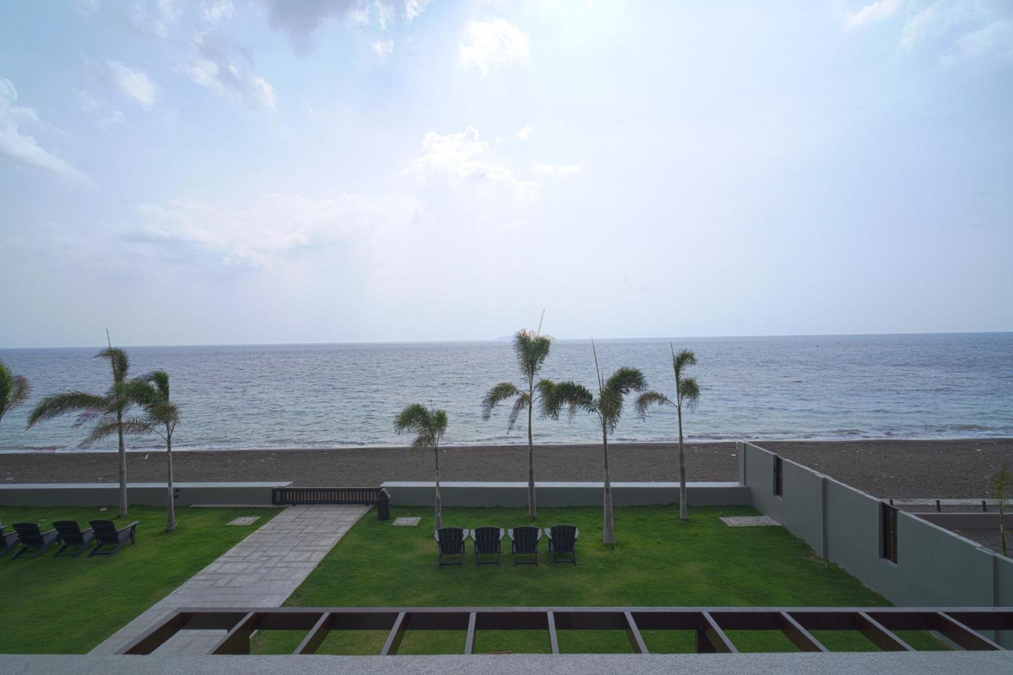 Araya Beach Casas Батангас Экстерьер фото